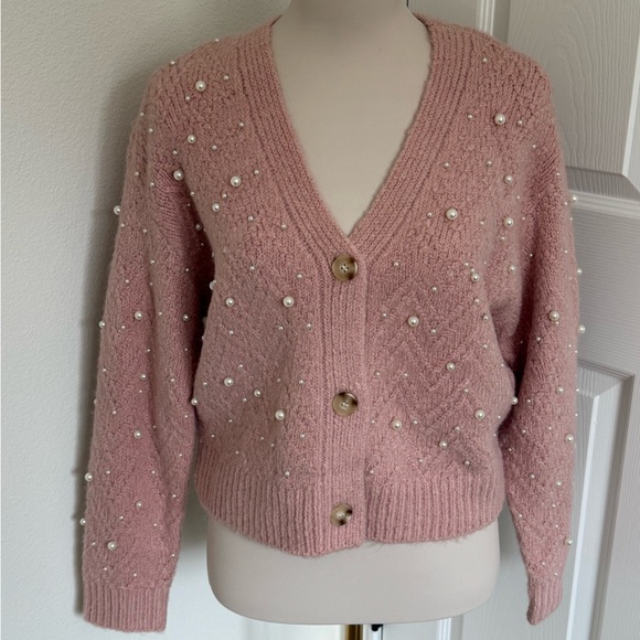 🩷NWT Lush Pastel Pink Pearl-Embellished Cardigan Sweater SM🩷 - Picture 2 of 9